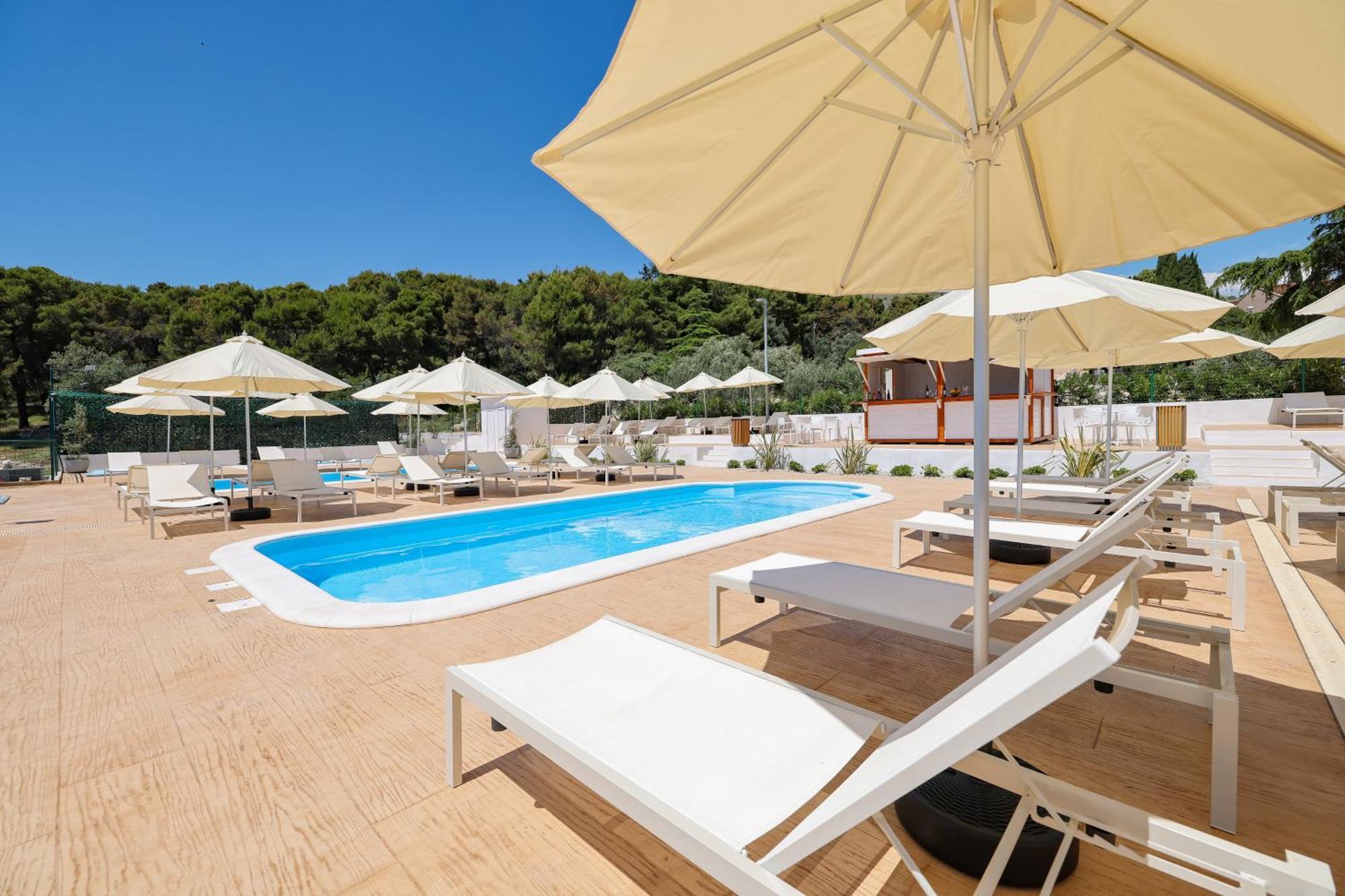 Apartments Medena Трогир Екстериор снимка