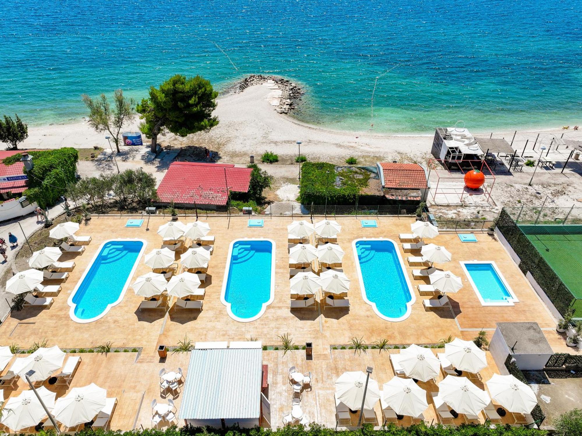 Apartments Medena Трогир Екстериор снимка